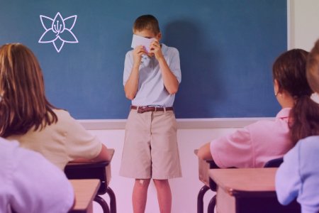 Мальчик боится выступать перед классом